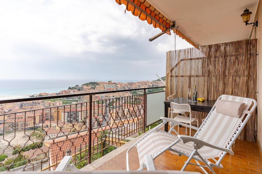 Thekeystudio, La Casa Del Mare Azzurro With Seaview 文蒂米利亚 外观 照片